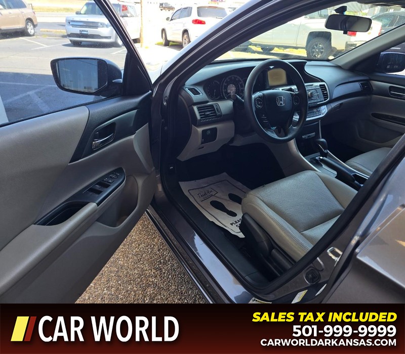 Honda Accord Sedan Vehicle Full-screen Gallery Image 7