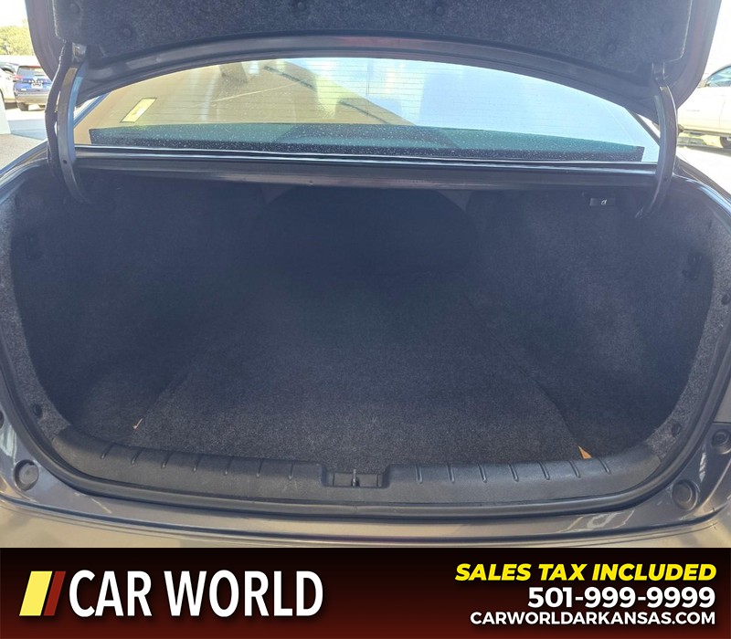 Honda Accord Sedan Vehicle Full-screen Gallery Image 13