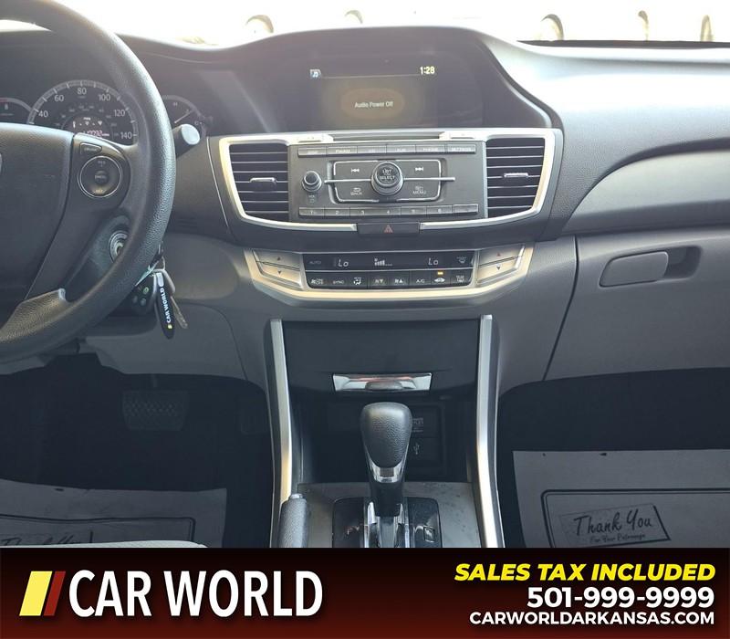 Honda Accord Sedan Vehicle Full-screen Gallery Image 17