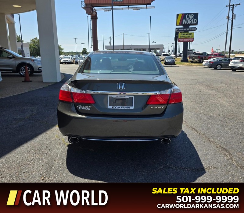 Honda Accord Sedan Vehicle Full-screen Gallery Image 5
