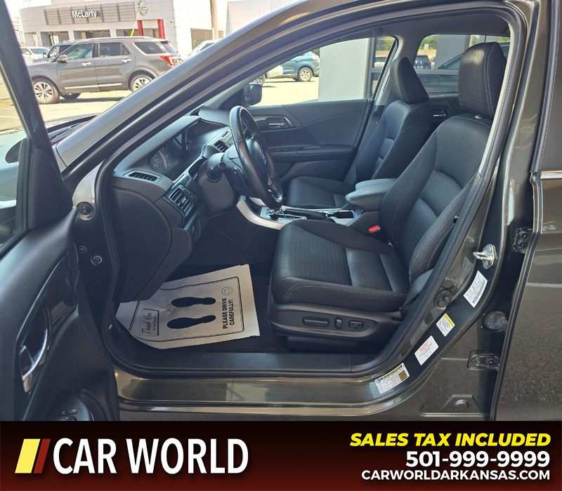 Honda Accord Sedan Vehicle Full-screen Gallery Image 8