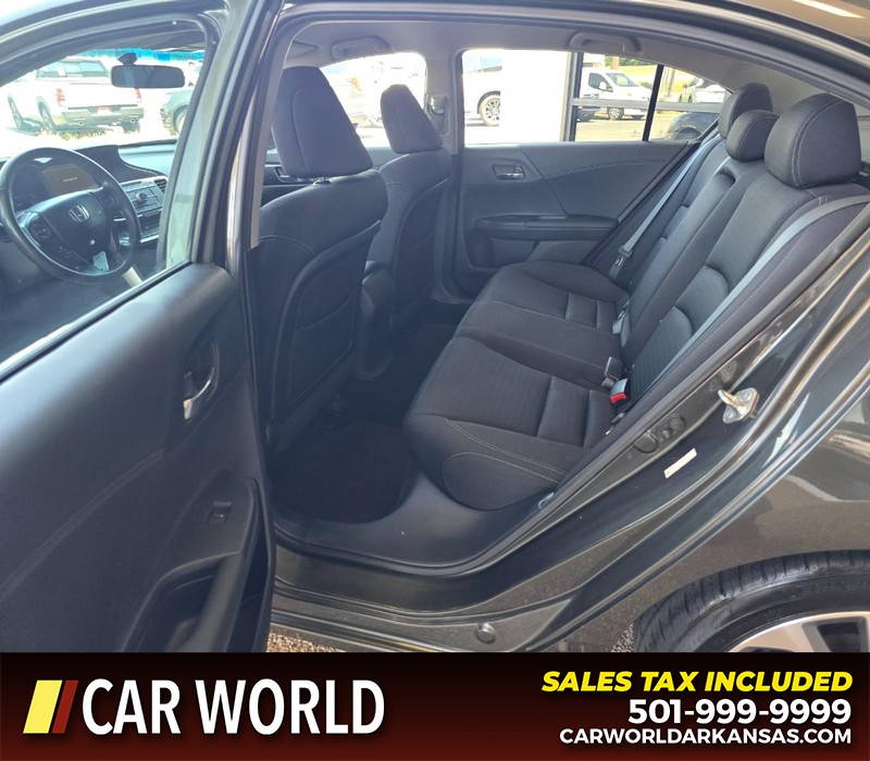 Honda Accord Sedan Vehicle Full-screen Gallery Image 9