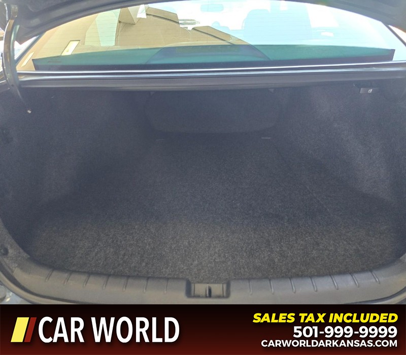 Honda Accord Sedan Vehicle Full-screen Gallery Image 12