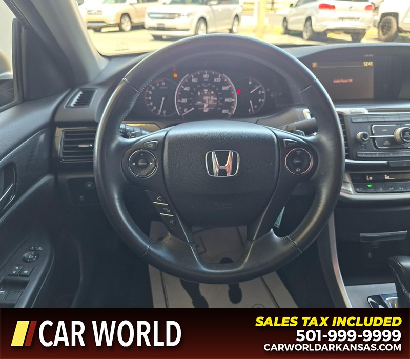 Honda Accord Sedan Vehicle Full-screen Gallery Image 13