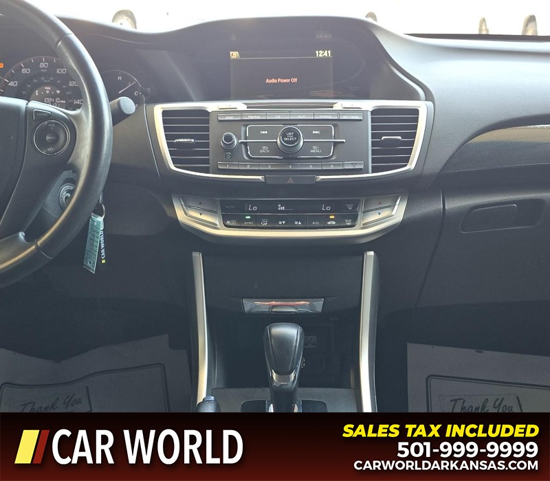 Honda Accord Sedan Vehicle Full-screen Gallery Image 16