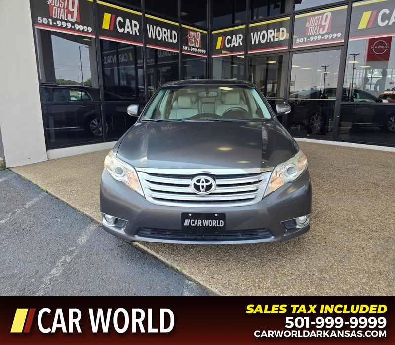 Toyota Avalon Vehicle Full-screen Gallery Image 2