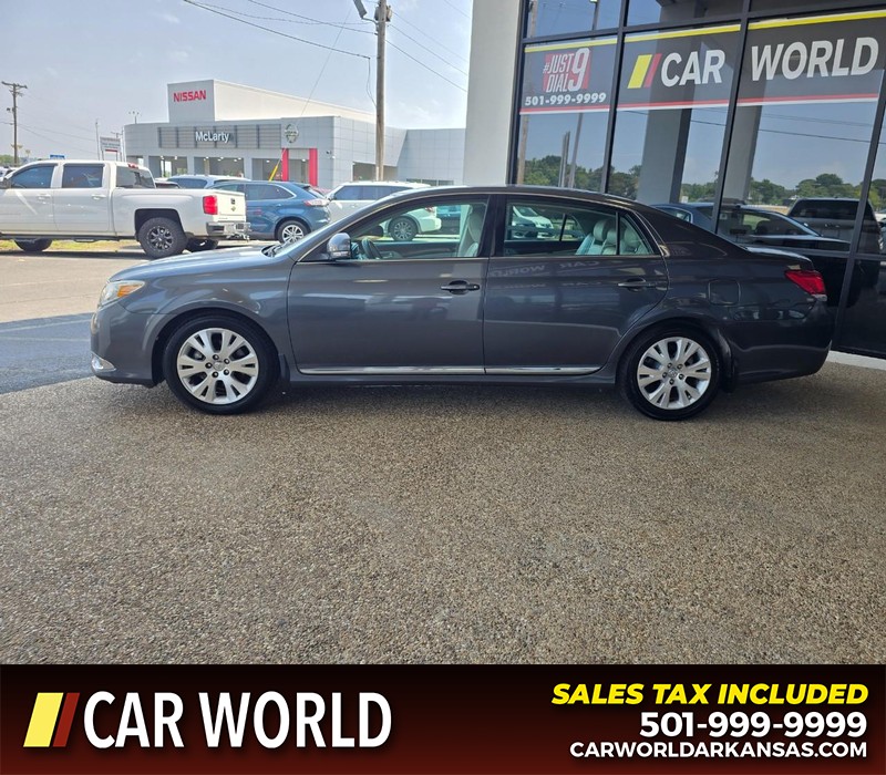 Toyota Avalon Vehicle Full-screen Gallery Image 4