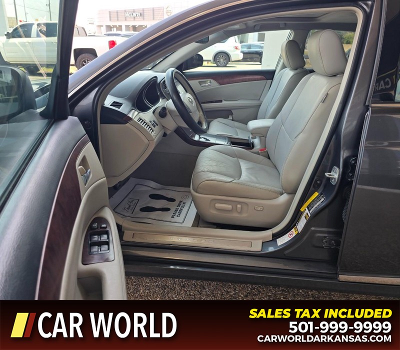 Toyota Avalon Vehicle Full-screen Gallery Image 8