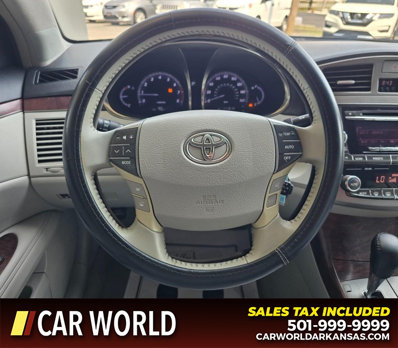 Toyota Avalon Vehicle Full-screen Gallery Image 14