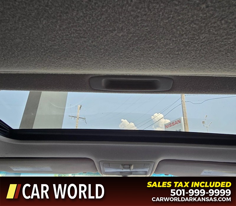 Toyota Avalon Vehicle Full-screen Gallery Image 19