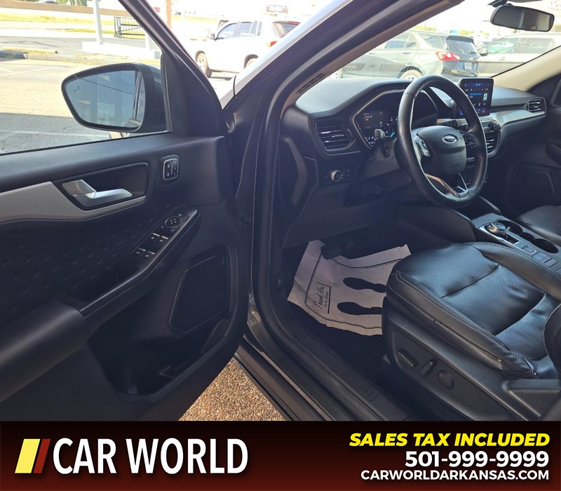 Ford Escape Vehicle Full-screen Gallery Image 8