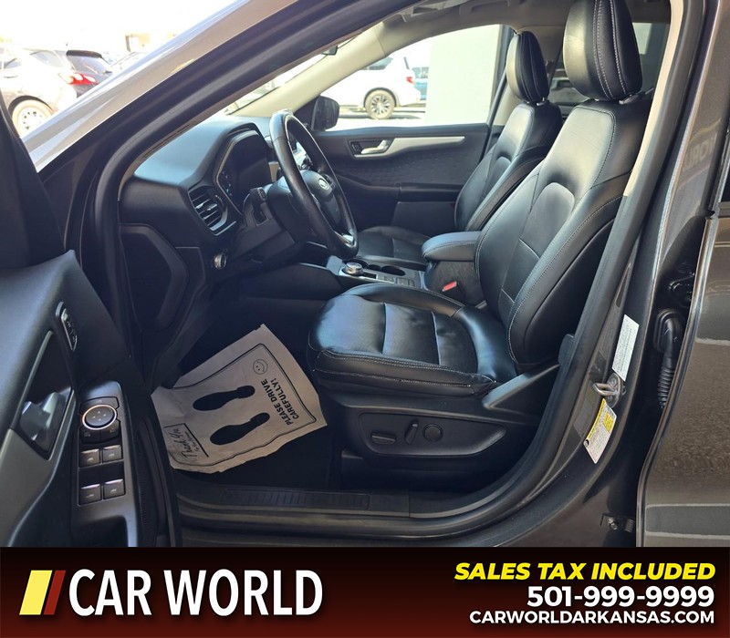Ford Escape Vehicle Full-screen Gallery Image 9