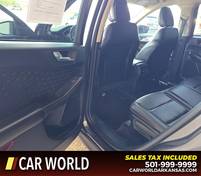 Ford Escape Vehicle Full-screen Gallery Image 10