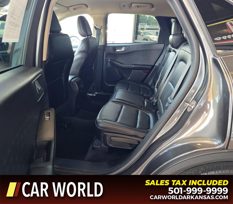 Ford Escape Vehicle Full-screen Gallery Image 11
