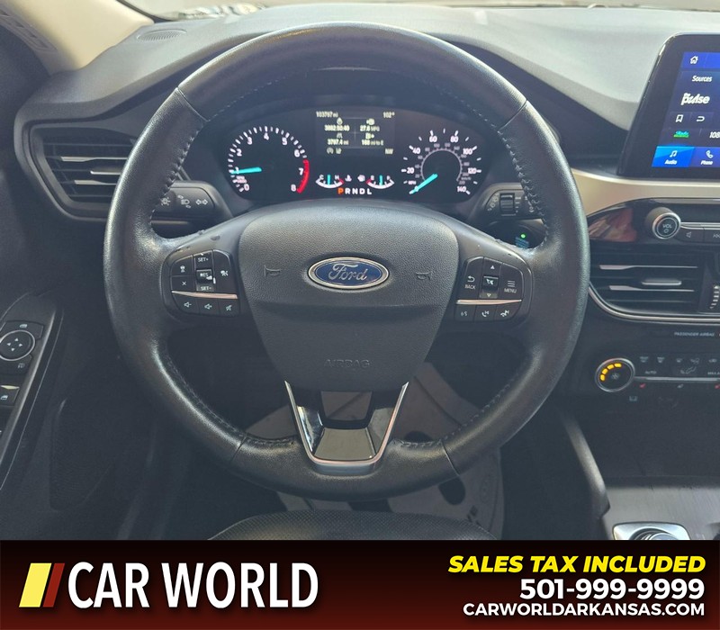 Ford Escape Vehicle Full-screen Gallery Image 16