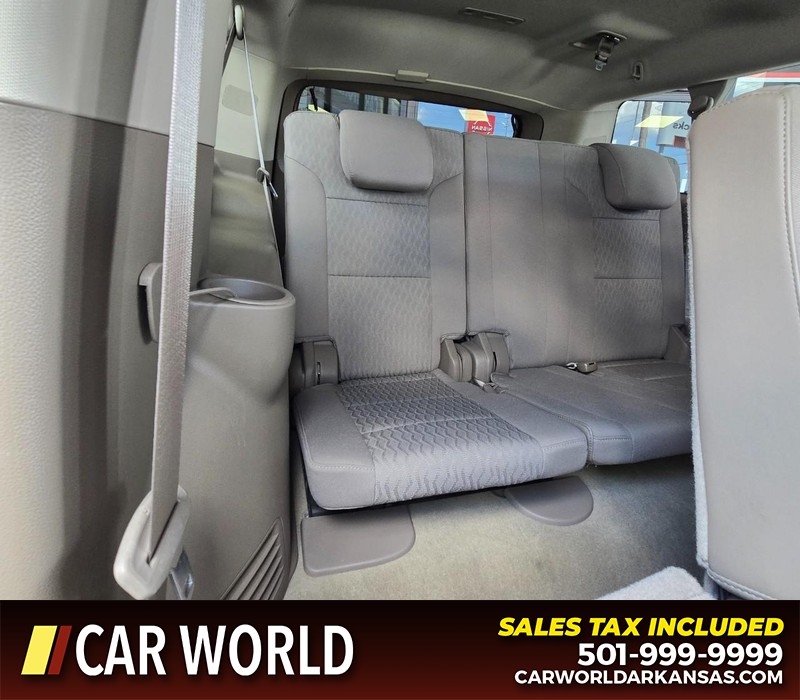 GMC Yukon XL Vehicle Full-screen Gallery Image 15