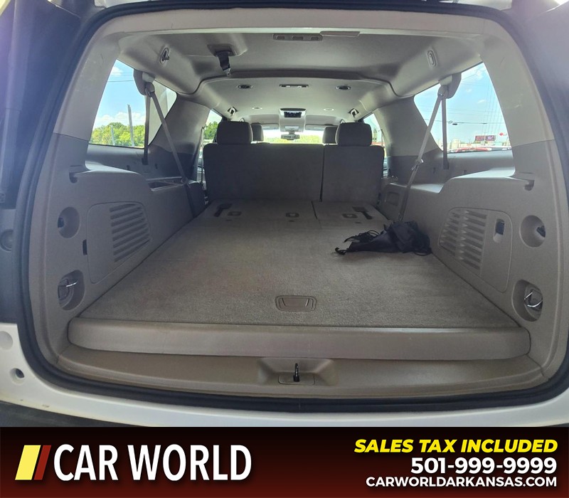 GMC Yukon XL Vehicle Full-screen Gallery Image 17