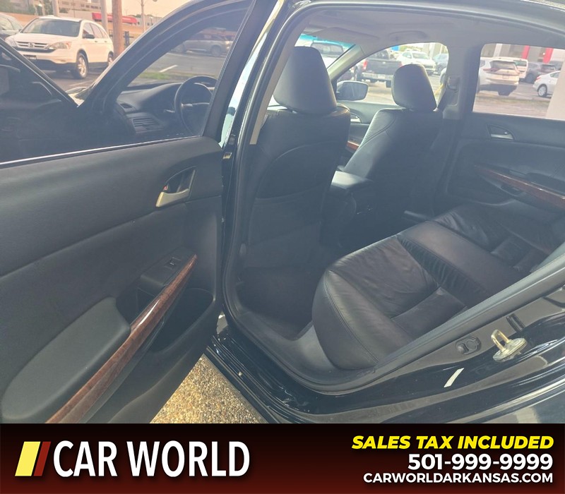 Honda Accord Sedan Vehicle Full-screen Gallery Image 9