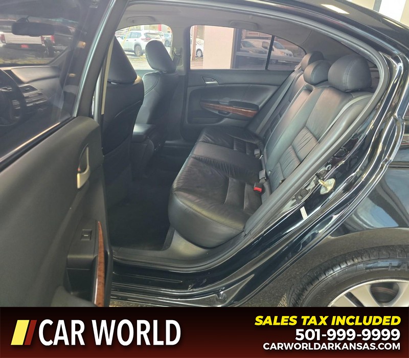 Honda Accord Sedan Vehicle Full-screen Gallery Image 10