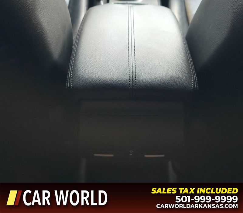 Honda Accord Sedan Vehicle Full-screen Gallery Image 19