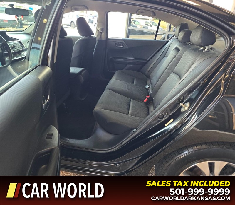 Honda Accord Sedan Vehicle Full-screen Gallery Image 10