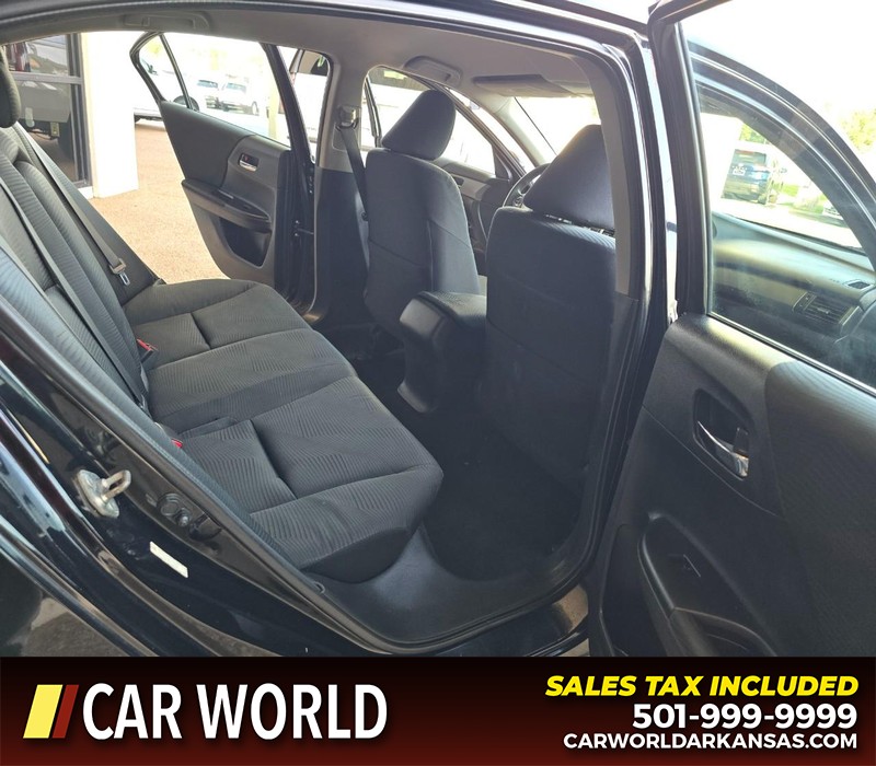 Honda Accord Sedan Vehicle Full-screen Gallery Image 12
