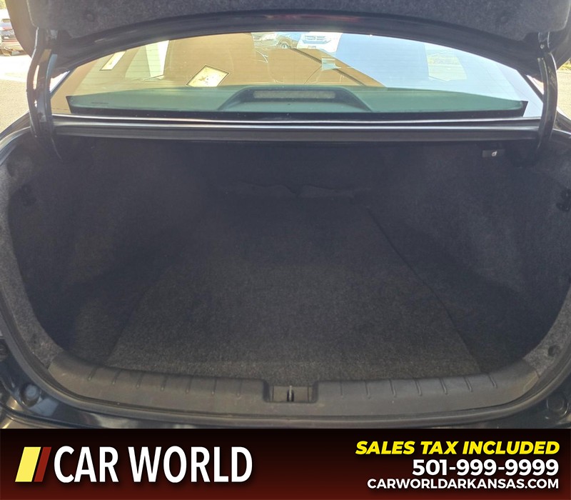 Honda Accord Sedan Vehicle Full-screen Gallery Image 13