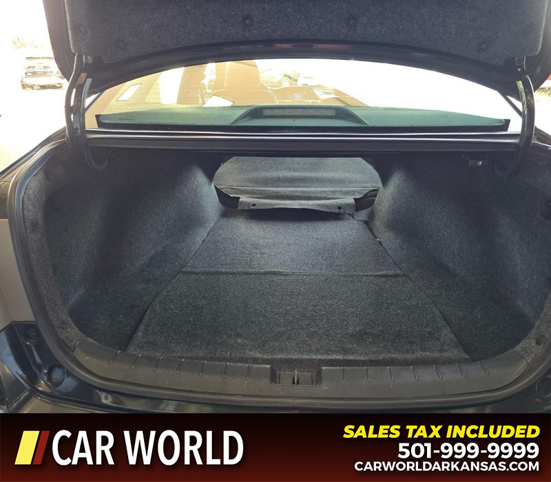 Honda Accord Sedan Vehicle Full-screen Gallery Image 14