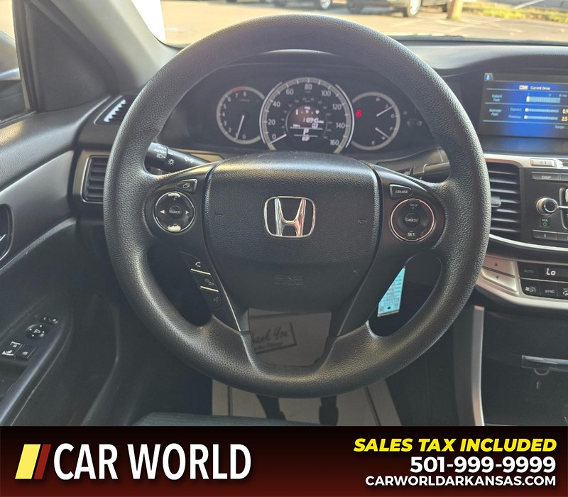 Honda Accord Sedan Vehicle Full-screen Gallery Image 15