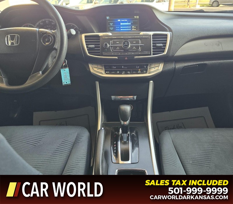Honda Accord Sedan Vehicle Full-screen Gallery Image 18