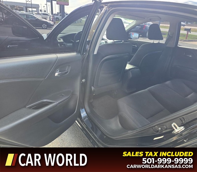 Honda Accord Sedan Vehicle Full-screen Gallery Image 9