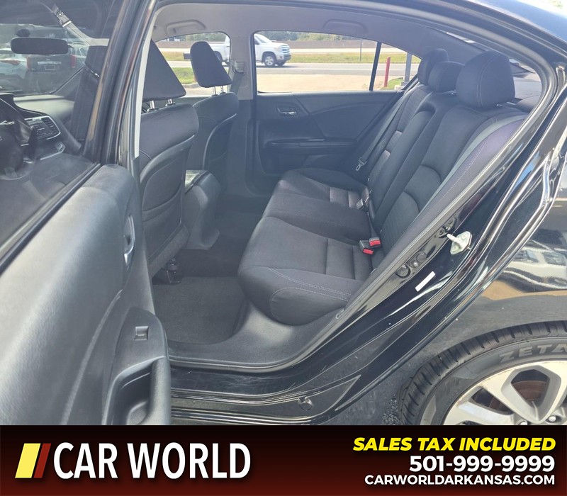 Honda Accord Sedan Vehicle Full-screen Gallery Image 10