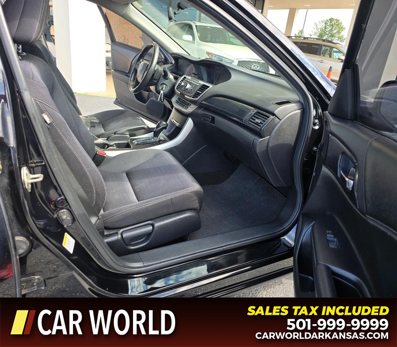 Honda Accord Sedan Vehicle Full-screen Gallery Image 11