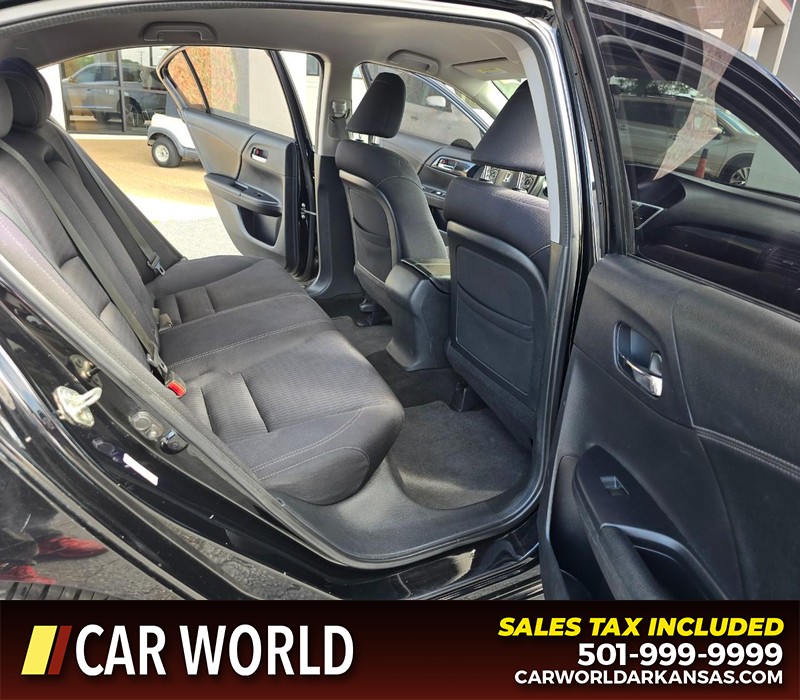 Honda Accord Sedan Vehicle Full-screen Gallery Image 12