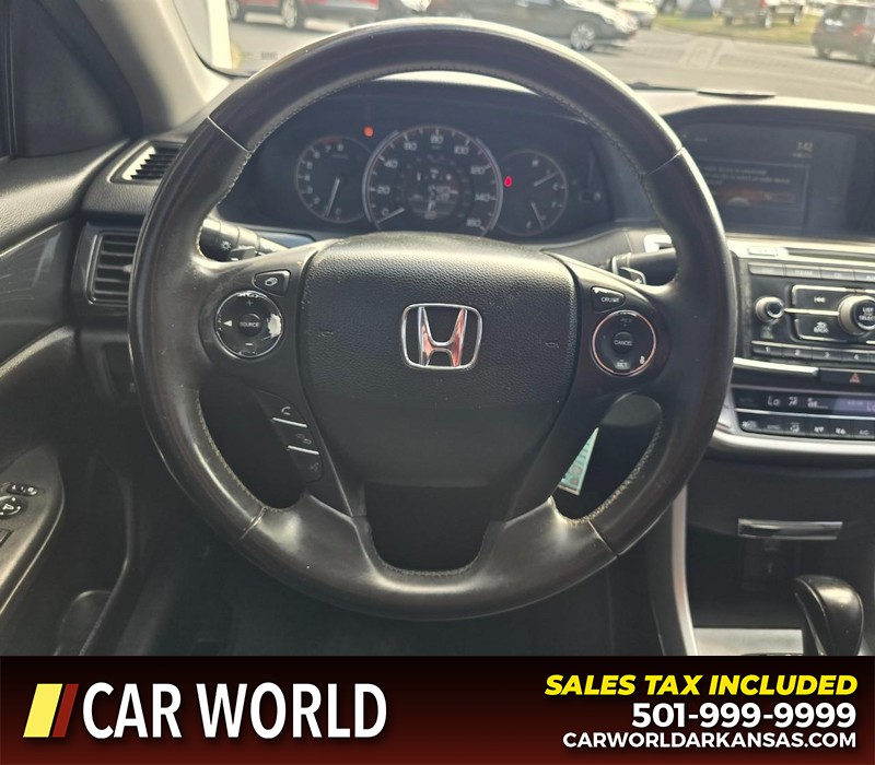 Honda Accord Sedan Vehicle Full-screen Gallery Image 14
