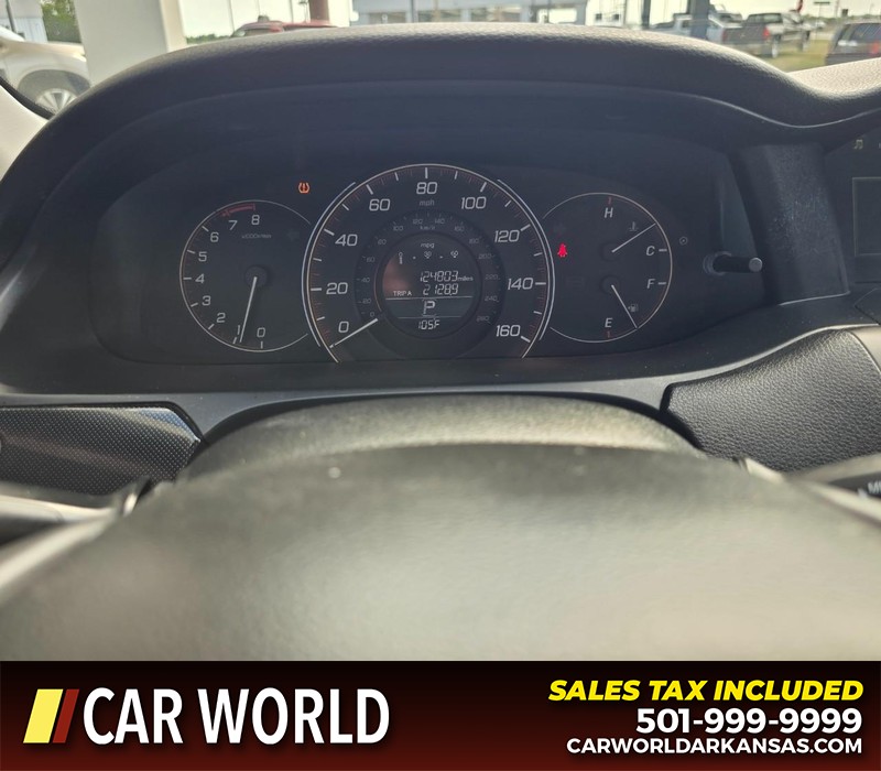 Honda Accord Sedan Vehicle Full-screen Gallery Image 16