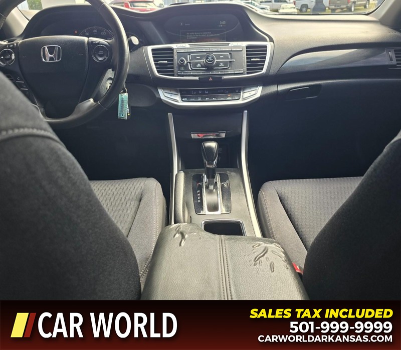 Honda Accord Sedan Vehicle Full-screen Gallery Image 17