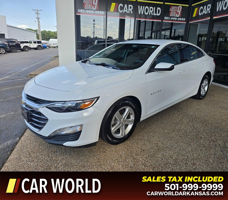 Chevrolet Malibu Vehicle Full-screen Gallery Image 3