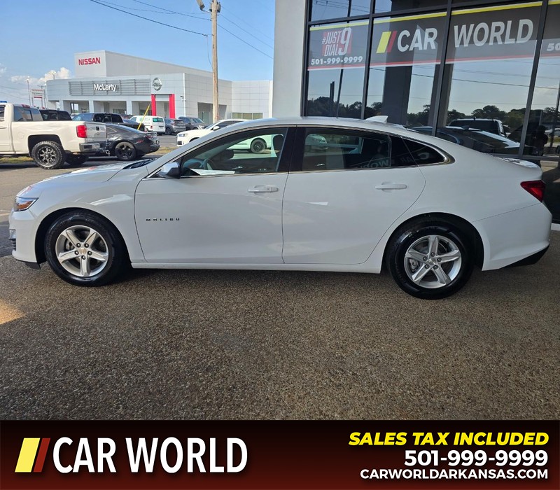 Chevrolet Malibu Vehicle Full-screen Gallery Image 4