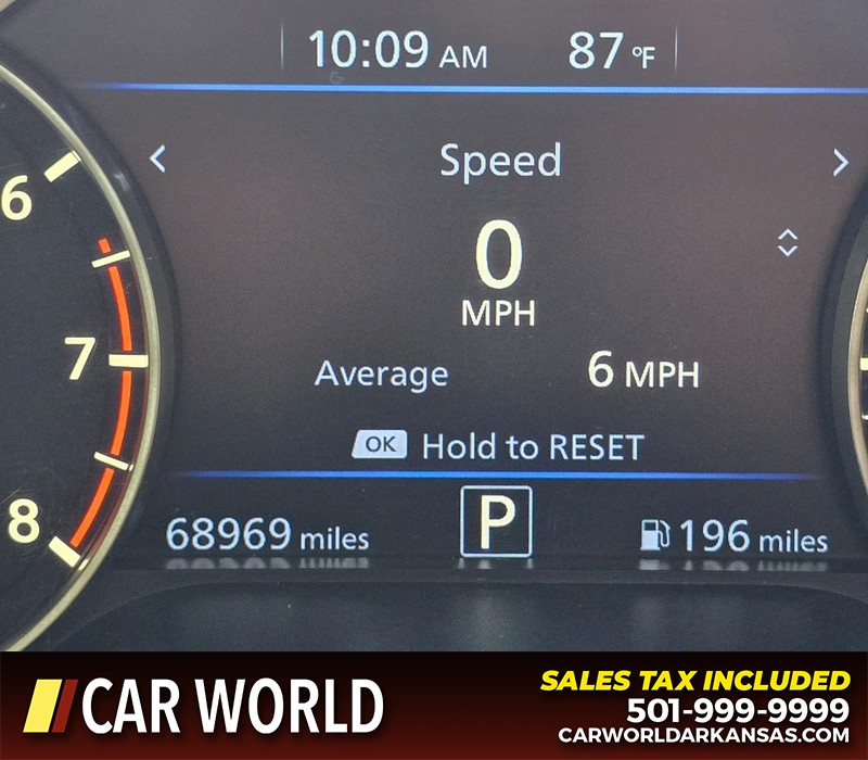 Nissan Altima Vehicle Full-screen Gallery Image 16