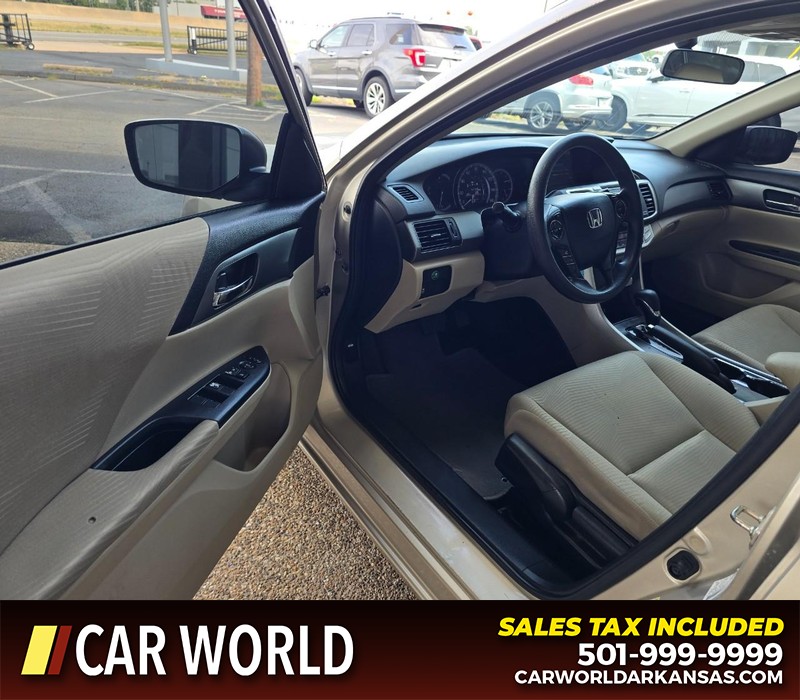 Honda Accord Sedan Vehicle Full-screen Gallery Image 7