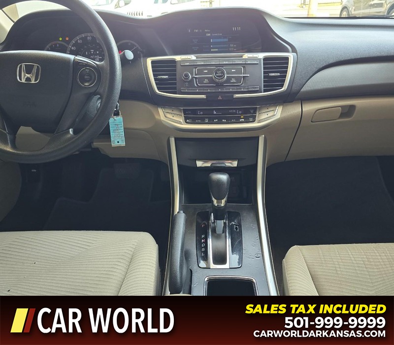 Honda Accord Sedan Vehicle Full-screen Gallery Image 17