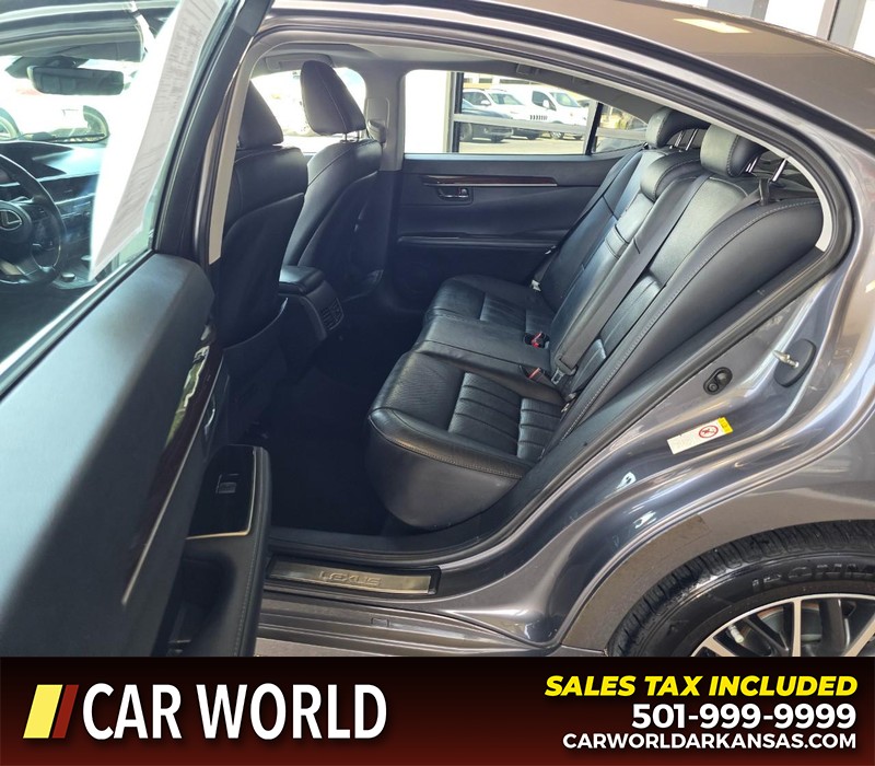 Lexus ES 350 Vehicle Full-screen Gallery Image 10