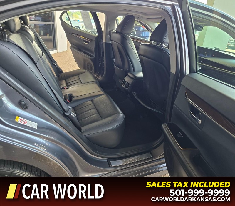 Lexus ES 350 Vehicle Full-screen Gallery Image 12