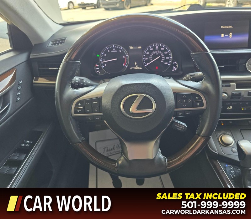 Lexus ES 350 Vehicle Full-screen Gallery Image 14
