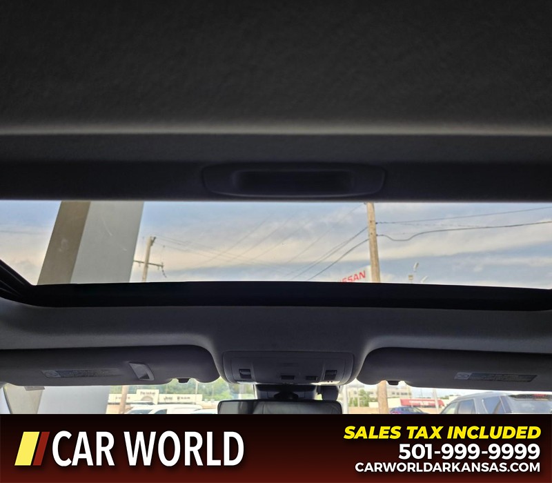 Lexus ES 350 Vehicle Full-screen Gallery Image 19