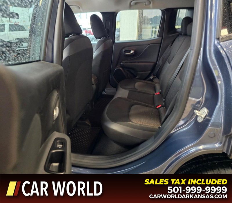 Jeep Renegade Vehicle Full-screen Gallery Image 10