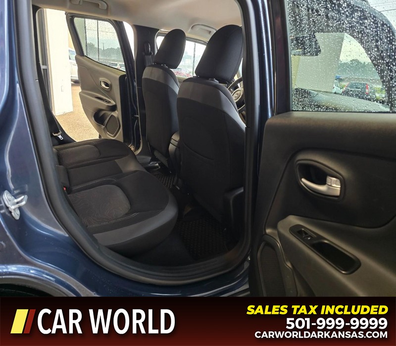 Jeep Renegade Vehicle Full-screen Gallery Image 12