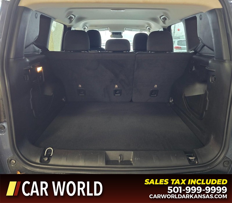 Jeep Renegade Vehicle Full-screen Gallery Image 13