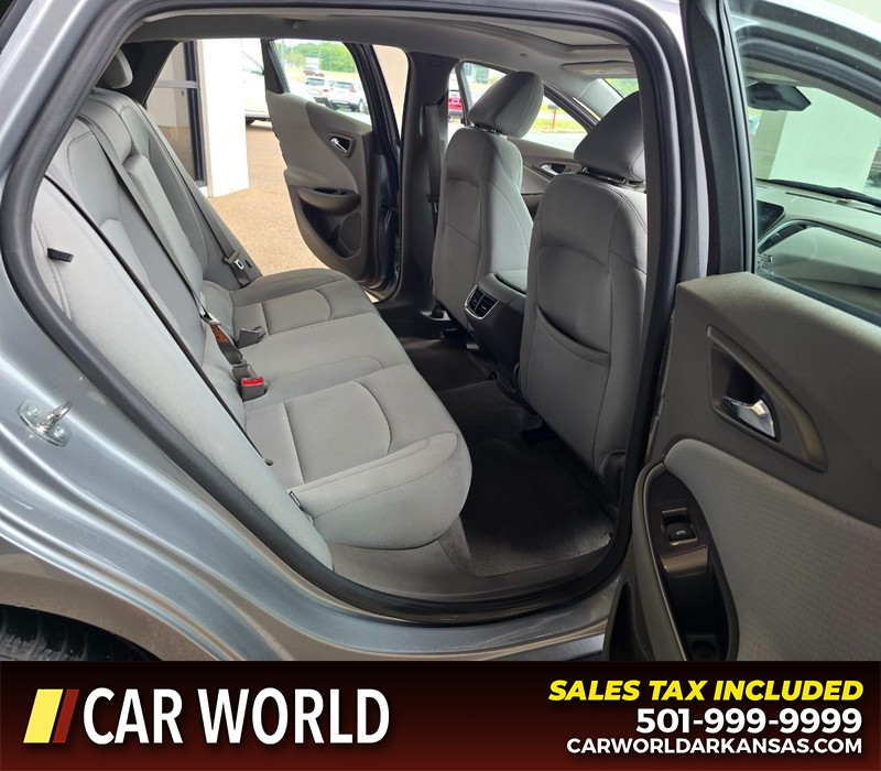 Chevrolet Malibu Vehicle Full-screen Gallery Image 12
